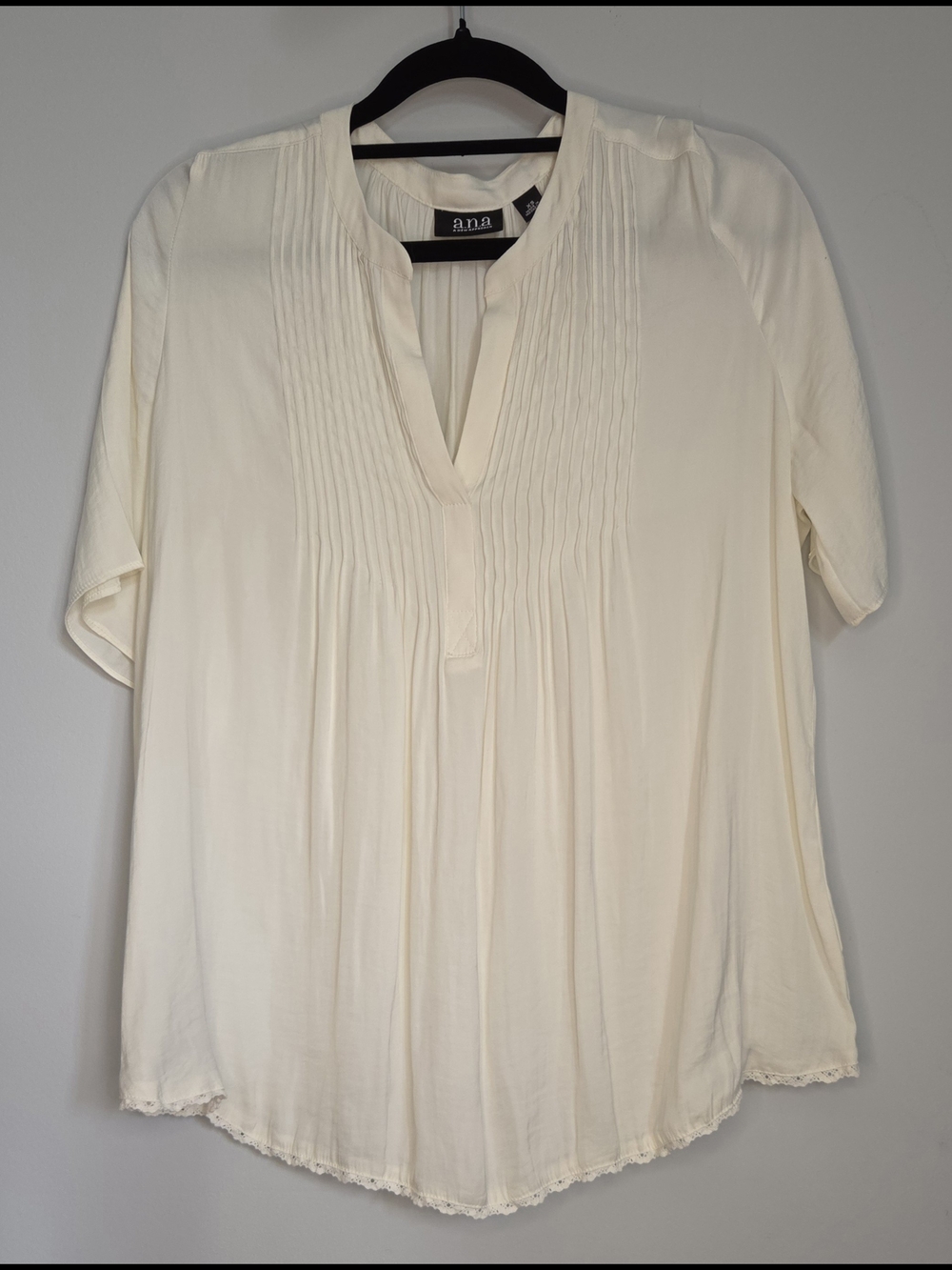 a.n.a Cream Pintuck V-Neck Short Sleeve Blouse